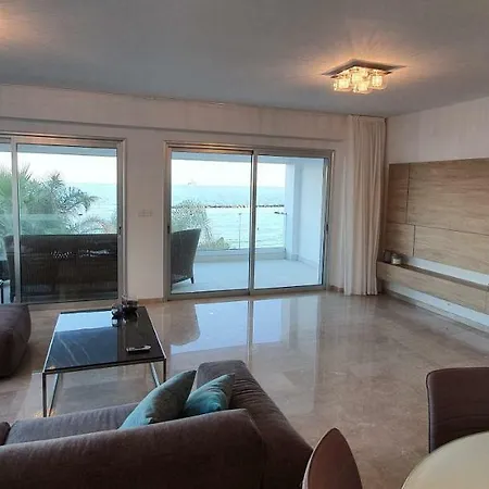 Apartment Pegasus Beach Front